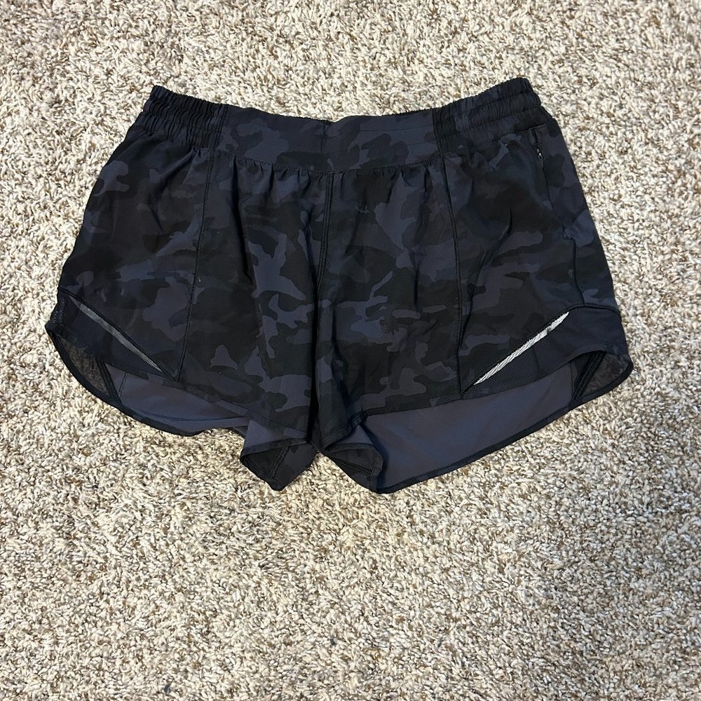 lululemon - women's hotty hot short 4 inch